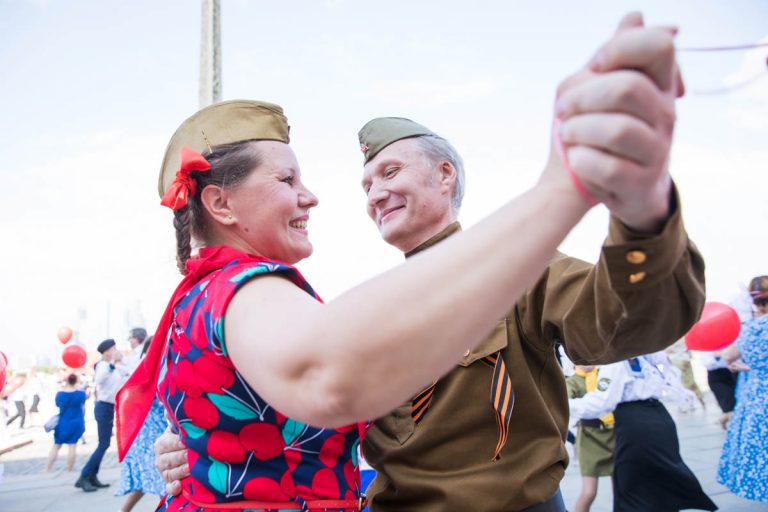«Вальс Победы» станцуют онлайн «Вальс Победы» станцуют онлайн